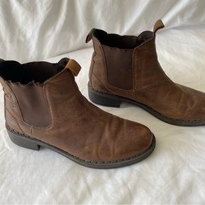 Josef Sibel Slip On Chelsea Boots